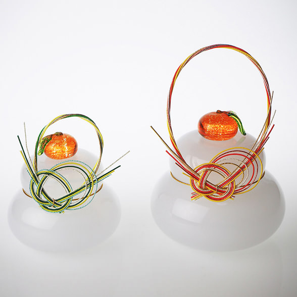 STUDIO】ガラスの鏡餅（大） | KUROKABE | 黒壁公式オンラインショップ