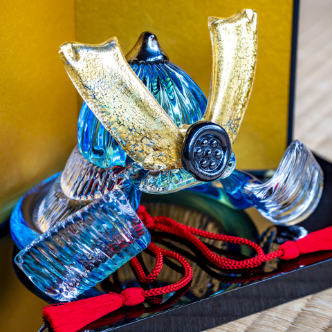 STUDIO】端午の節句・硝子兜・津坂作・赤 | KUROKABE | 黒壁公式